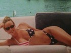 Mariah Carey mostra suas curvas com biquíni dos Estados Unidos