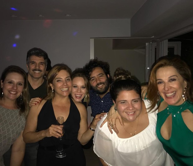 Claudia Raia comemora aniversário em festa com amigos famosos (Foto: Instagram / Reprodução)