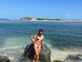 De biquíni, Danielle Favatto relembra viagem para o Caribe 