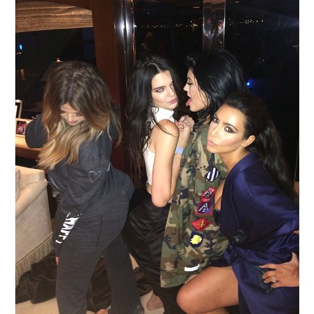 Kim Kardashian comemora aniversário da irmã (Foto: Reprodução/ Instagram)