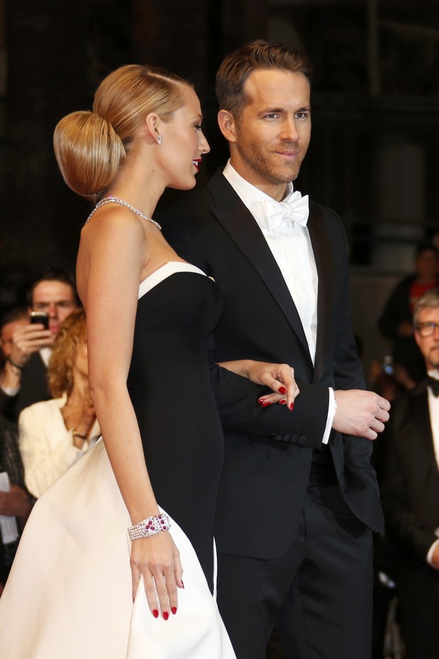 Blake Lively e Ryan Reynolds na première de Captives, no Festival de Cannes 2014 (Foto: Reuters)
