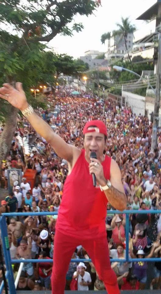 Elymar Santos no desfile de seu bloco de carnaval (Foto: Divulgação)