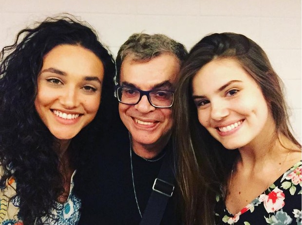 Débora Nascimento, Walcyr Carrasco e Camila Queiroz posam juntos (Foto: Reprodução/Instagram)