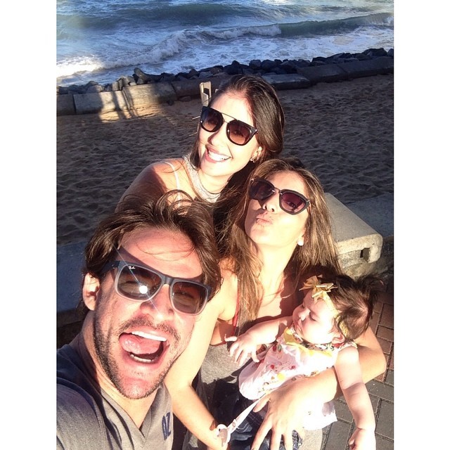 Maroca com ex-BBB Rodrigo e a família (Foto: Instagram / Reprodução)