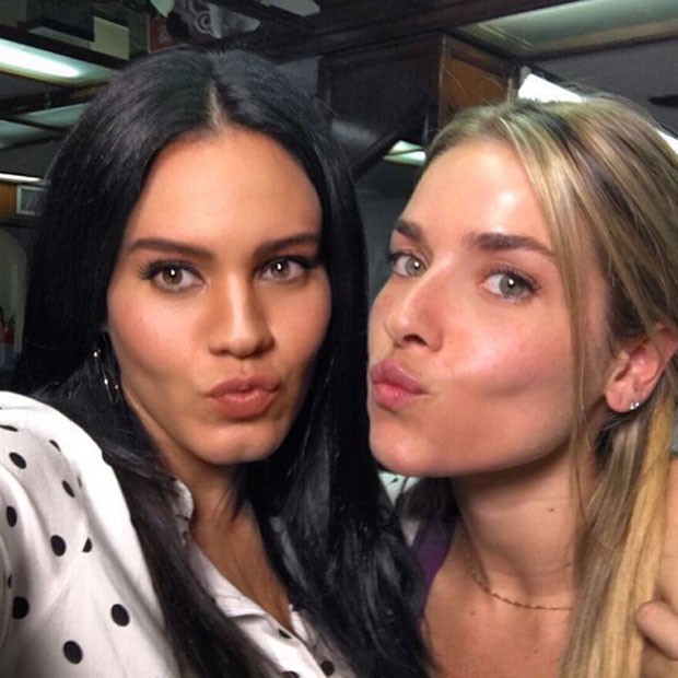 Leticia Lima e Monique Alfradique rodam filme no Rio (Foto: Instagram/ Reprodução)