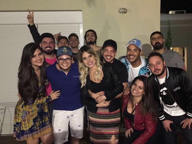 Wesley Safadão, Thyane Dantas e amigos em São Paulo (Foto: Reprodução / Instagram)