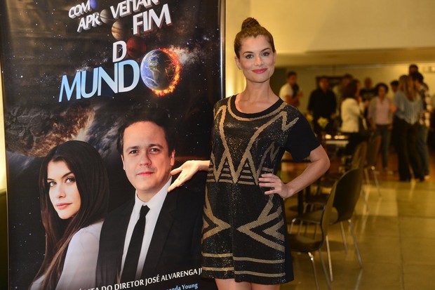 Alinne Moraes no lançamento do DVD de “Como Aproveitar o Fim do Mundo” (Foto: André Muzell / AgNews)