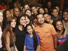 Munik Nunes realiza encontro de fãs em restaurante no Rio