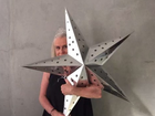Vera Holtz mostra modelito exótico e com estrela enorme para o ano-novo