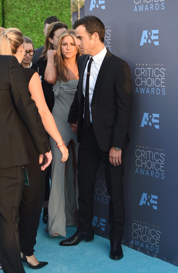 Jennifer Aniston e Justin Theroux em prêmio de música em Los Angeles, nos Estados Unidos (Foto: Jason Merritt/ Getty Images/ AFP)