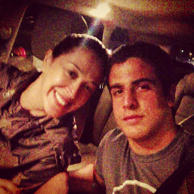 Enzo Celulari posta foto com a mãe, Claudia Raia (Foto: Instagram / Reprodução)