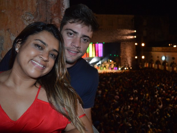 Preta Gil troca beijos com o namorado, Rodrigo Godoy, em show em Salvador, na Bahia (Foto: Felipe Souto Maior/ Ag. News)