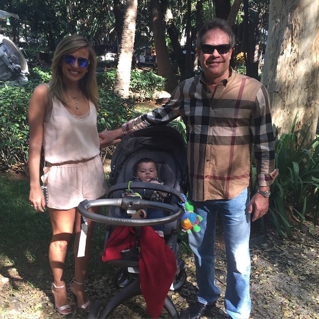 Luisa Mell com o marido e o filho (Foto: Reprodução/Instagram)