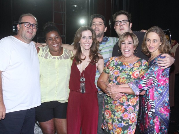 Otávio Müller, Cacau Protásio, Deborah Evelyn, Marcelo Serrado, Susana Vieira, Fernando Ceylão e Betty Gofmann em bastidores de peça na Zona Sul do Rio (Foto: Thyago Andrade/ Foto Rio News)