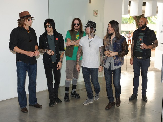 Integrantes da Banda Guns N&#39; Roses visitam exposição David Bowie no MIS/SP (Foto: Francisco Cepeda/AgNews)