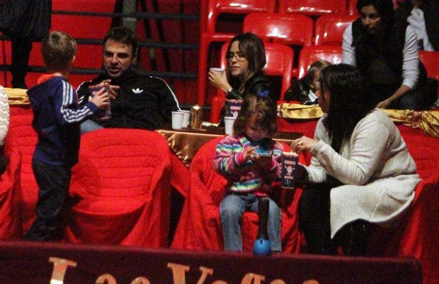 Cassio Reis em família no circo (Foto: Delson Silva / AgNews)