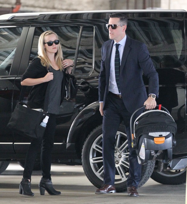 Reese Witherspoon e Jim Toth (Foto: Grosby Group/Agência)