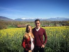 Grávida, Luiza Valdetaro posa com o marido em tarde de passeio na Suíça