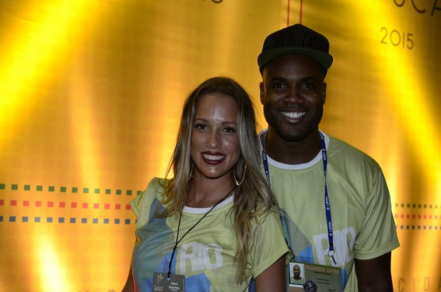 Rafael Zulu e Erys Martins no carnaval do Rio de Janeiro (Foto: Roberto Teixeira/ EGO)