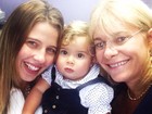 Debby Lagranha leva filha para consulta odontológica