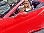 Veridiana Freitas tira onda de Ferrari em viagem à Itália