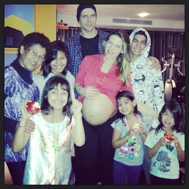 Sheila Mello e família (Foto: Reprodução/Instagram)