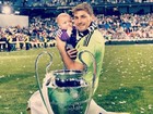 Casillas posta foto com o filho após vitória do Real Madrid