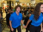 José Loreto e Débora Nascimento causam tumulto em shopping de SP