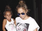 Tal mãe, tal filha: Jennifer Lopez e Emme usam o mesmo penteado