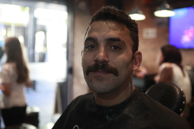 Aloysio Naylor fez bigode chevron moustache (Foto: Anderson Barros/EGO)