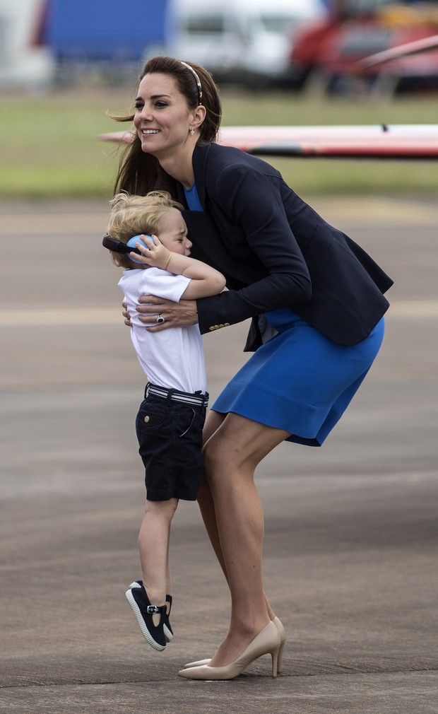 Príncipe George e Kate Middleton (Foto: RICHARD POHLE / POOL / AFP)