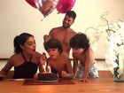 Juliana Paes comemora aniversário com os filhos e o marido