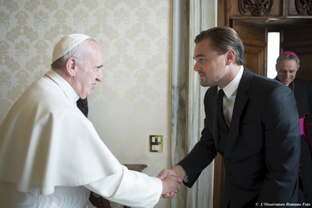 Leonardo DiCaprio e Papa Francisco (Foto: Osservatore Romano/Handout via Reuters)