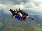 Klebber Toledo salta de paraquedas: 'Viver é bom demais'