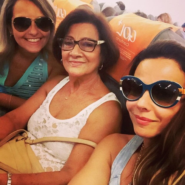 Viviane Araújo com a mãe (Foto: Instagram / reprodução)