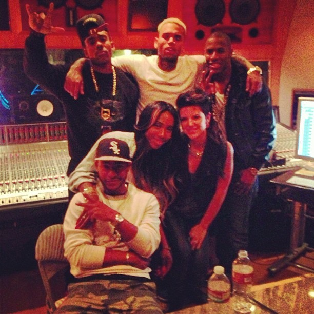 Chris Brown em estúdio (Foto: Instagram)