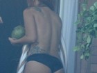 Lady Gaga faz topless na varanda de hotel no Rio