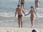Paloma Bernardi curte dia de praia com o namorado, Thiago Martins 