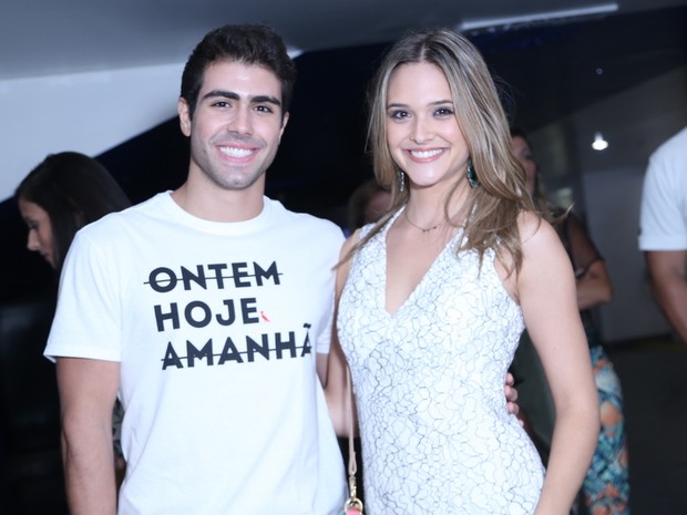 Juliano Laham e Juliana Paiva em show na Zona Oeste do Rio (Foto: Anderson Borde/ Ag. News)