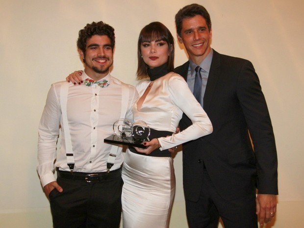 Caio Castro, Maria Casadevall e Márcio Garcia em prêmio no Rio (Foto: Isac Luz/ EGO)