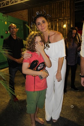 Giovanna Antonelli e o filho Pietro em festa na Zona Oeste do Rio (Foto: Rogério Fidalgo/ Ag. News)
