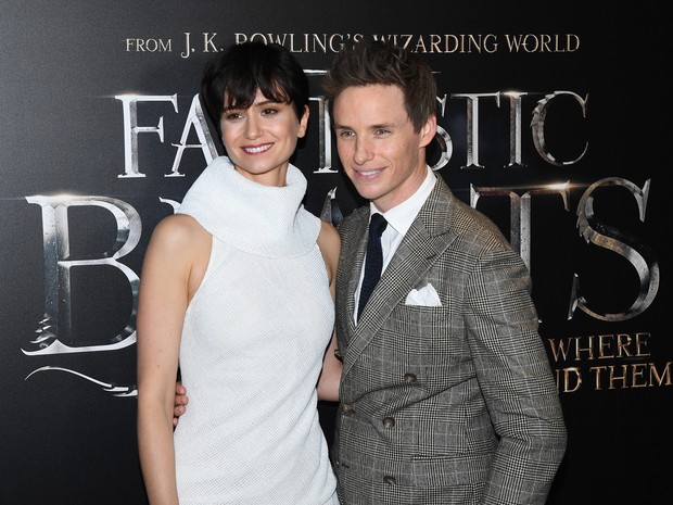 Katherine Waterston e Eddie Redmayne em première de filme em Nova York, nos Estados Unidos (Foto: Angela Weiss/ AFP)