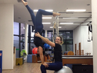 Suzana Alves mostra flexibilidade em aula de pilates: 'suando a camisa'