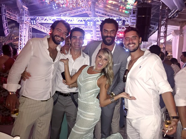 Ex-BBBs se reencontram em festa de casamento de Rogério Padovan (Foto: Reprodução/Instagram)