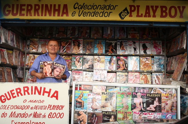 Estenio Guerra, o Guerrinha, maior colecionador de &#39;Playboy&#39; (Foto: Iwi Onodera/ EGO)
