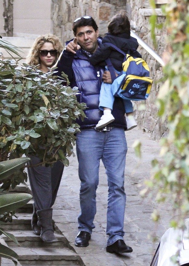 Shakira com seu filho Milan (Foto: Grosby Group/Agencia)