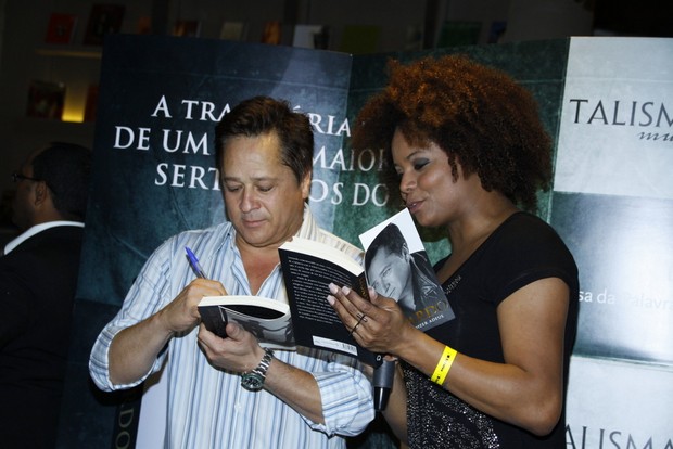 Adriana Bombom tieta Leonardo (Foto: Graça Paes/ Photo Rio News)