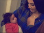 Kim Kardashian posa com a sobrinha Dream no colo: 'Menina linda'