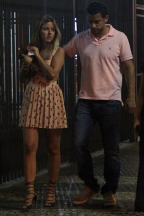 Fred com a namorada, Liz Quintal, na Zona Sul do Rio (Foto: Rodrigo dos Anjos/ Ag. News)