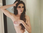 Luciana Gimenez posta clique ousado de topless para desejar bom dia
